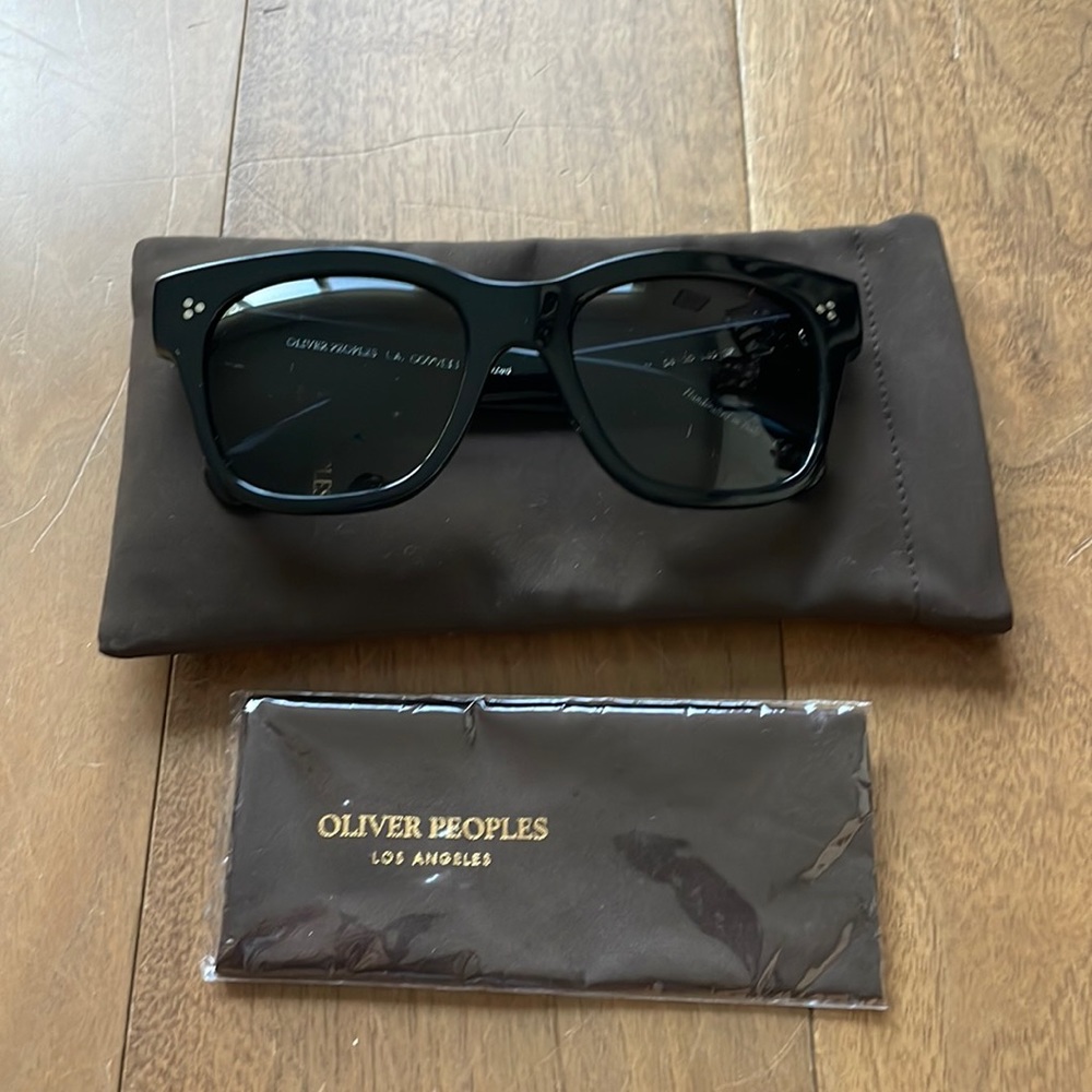 Oliver Peoples sunglasses in black